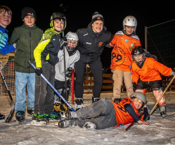 Graz99ers zu Besuch am Eibiswalder Eislaufplatz